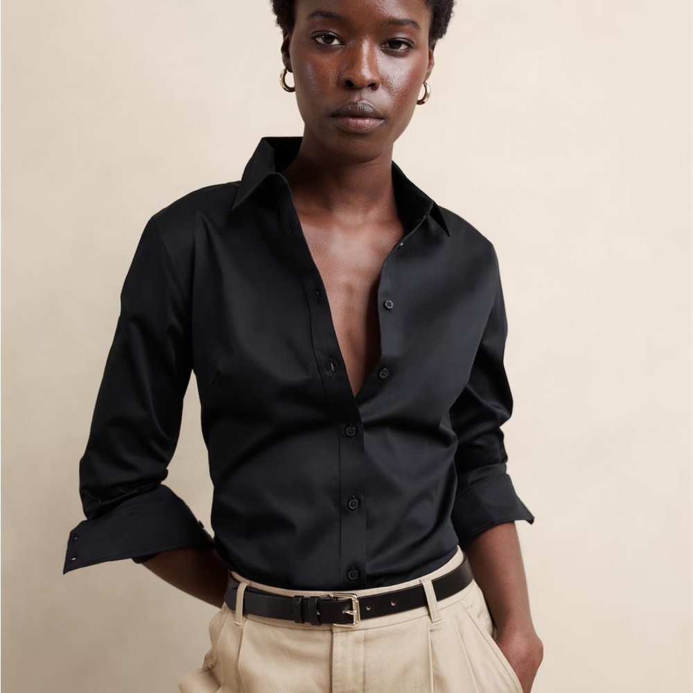 Banana Republic tailored easy care shirt. Black/Size 4 (small) NWT